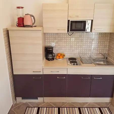 Komfortable In Der Naehe Des Sandstrandes By Interhome
