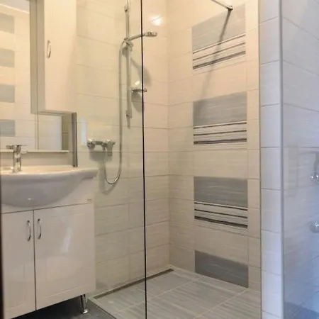 Komfortable In Der Naehe Des Sandstrandes By Interhome * Nin