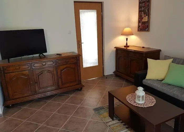 Komfortable In Der Naehe Des Sandstrandes By Interhome * Нин